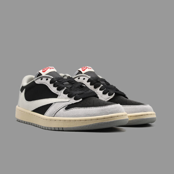 نایکی جردن 1 ساق کوتاه ترویس اسکات طوسی روشن | Nike Jordan 1 Low Travis Scott Light Grey - Image 2