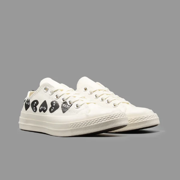 کانورس پلی مولتی هارت سفید مشکی ساق کوتاه | Converse Cdg Play Multi Heart White Black Lowtop - Image 2