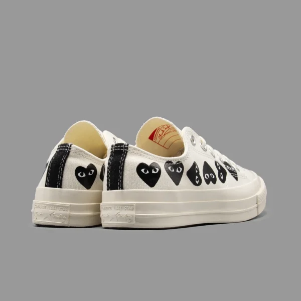 کانورس پلی مولتی هارت سفید مشکی ساق کوتاه | Converse Cdg Play Multi Heart White Black Lowtop - Image 3