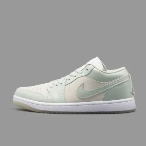 نایکی جردن 1 سبز خاکی ساق‌کوتاه | Nike Air Jordan 1 Low Seafoam Sail
